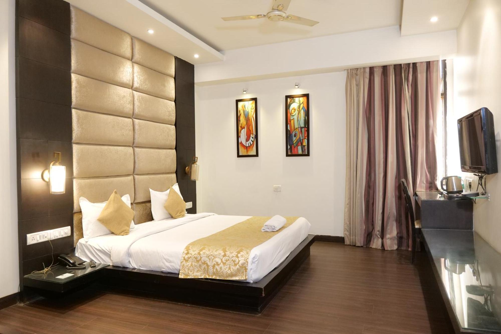 Hotel Anand Castle Kashipur Exteriér fotografie