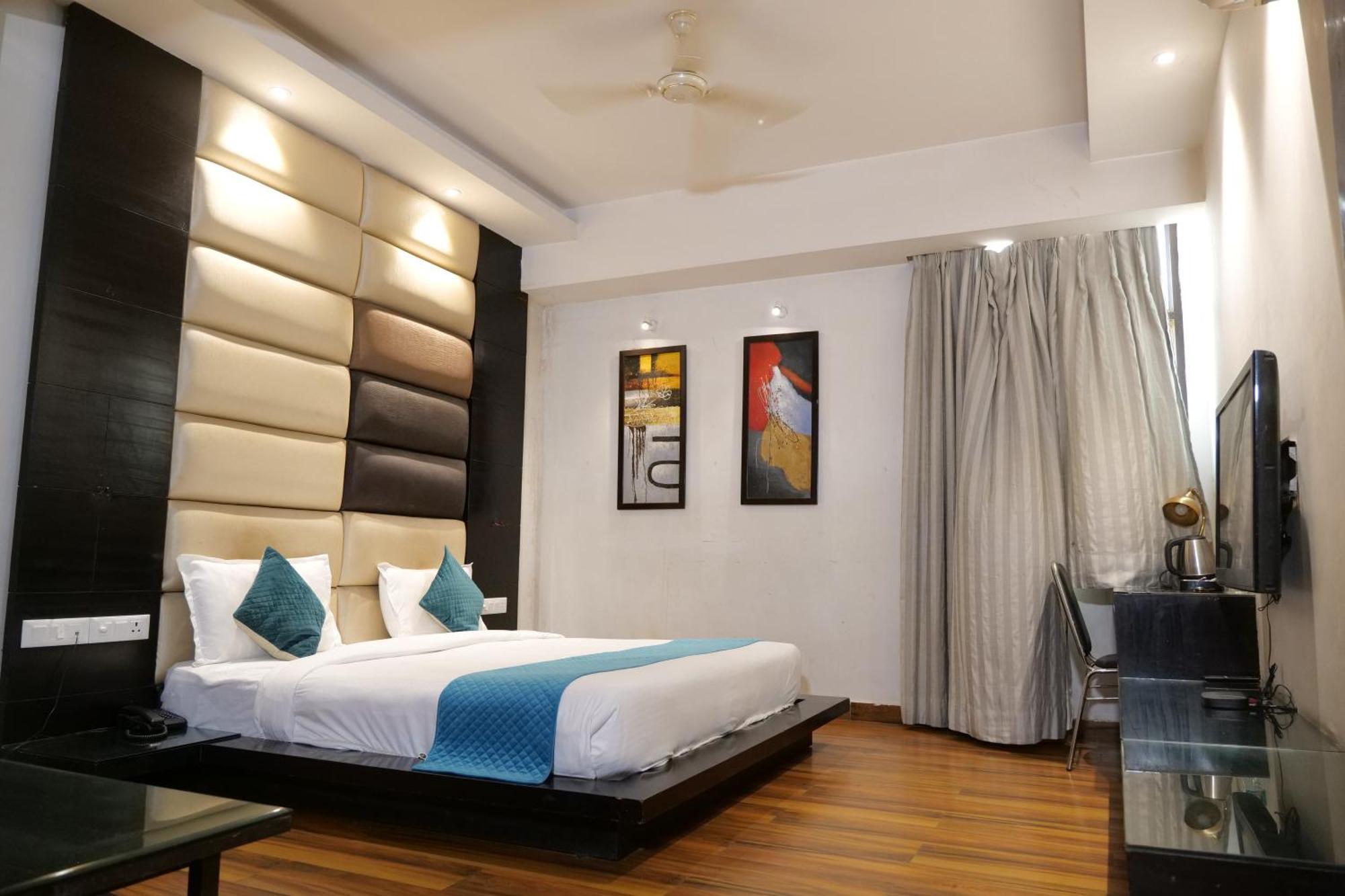 Hotel Anand Castle Kashipur Exteriér fotografie