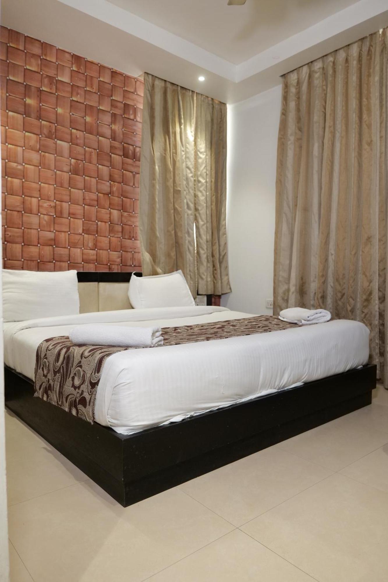 Hotel Anand Castle Kashipur Exteriér fotografie