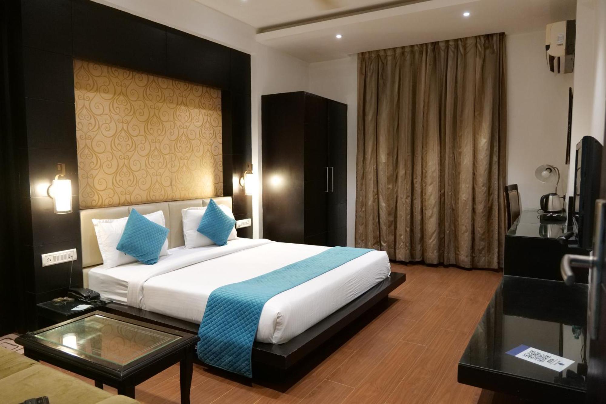 Hotel Anand Castle Kashipur Exteriér fotografie