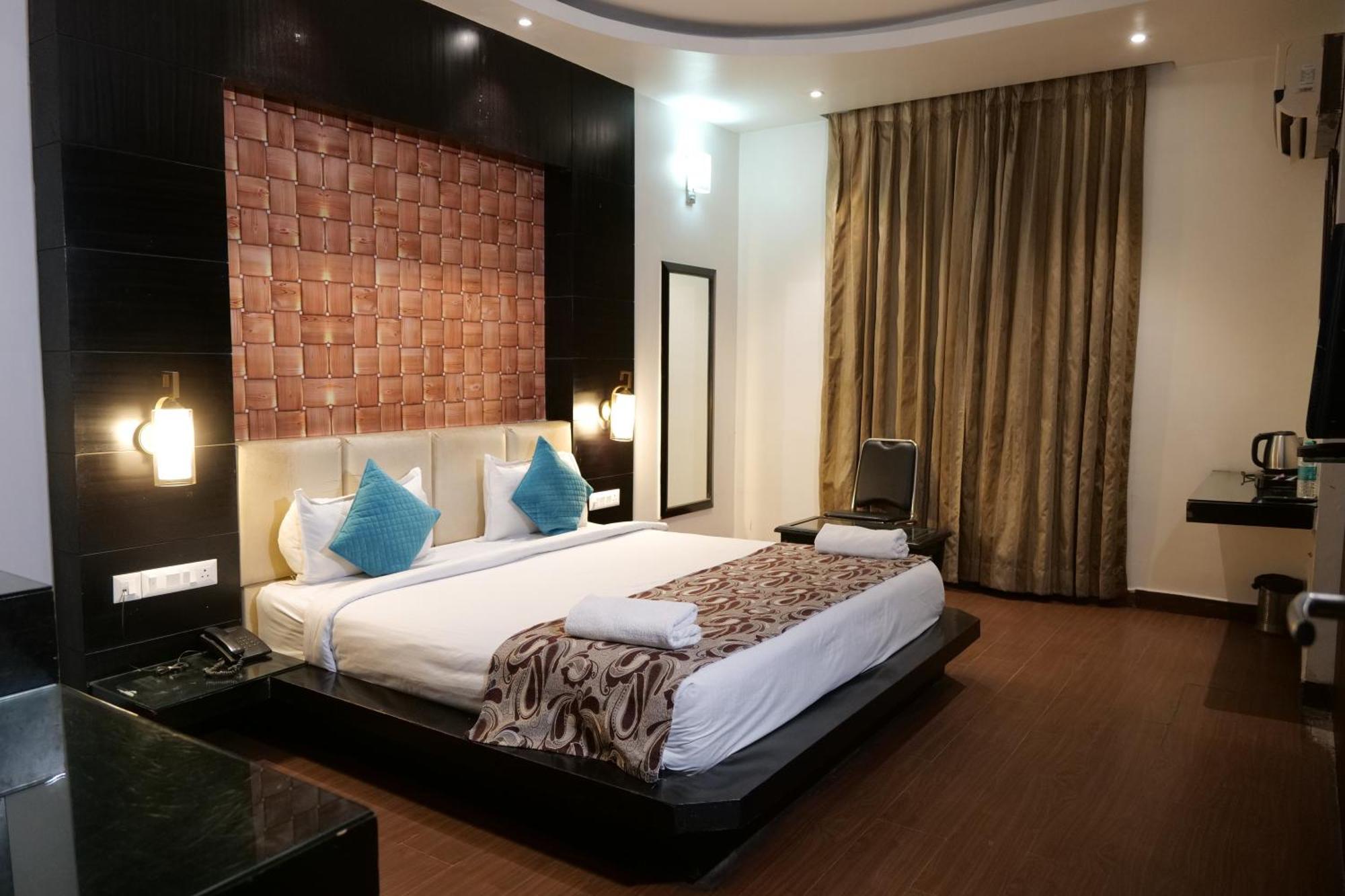 Hotel Anand Castle Kashipur Exteriér fotografie